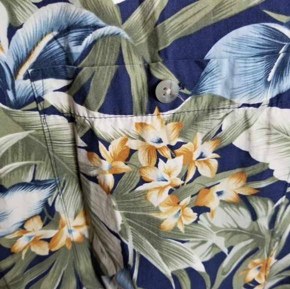Floral Hawaiian style Button Down Shirt - Picture 3 of 6